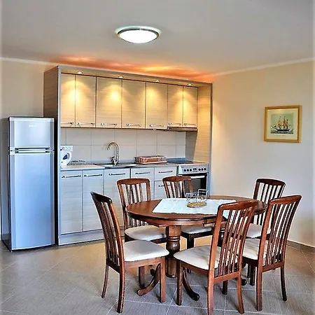 Bracanovic Apartment *